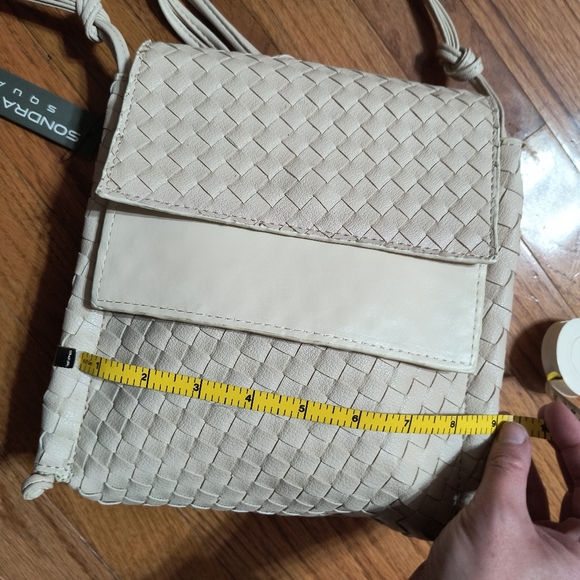 NWT Sondra Roberts Squared bag, cream color - Picture 15 of 16